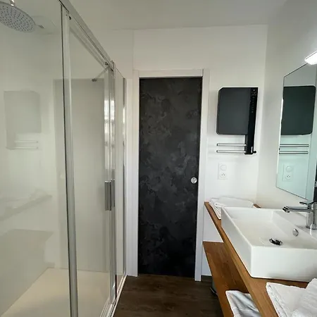 Duplex Contemporain, Centre